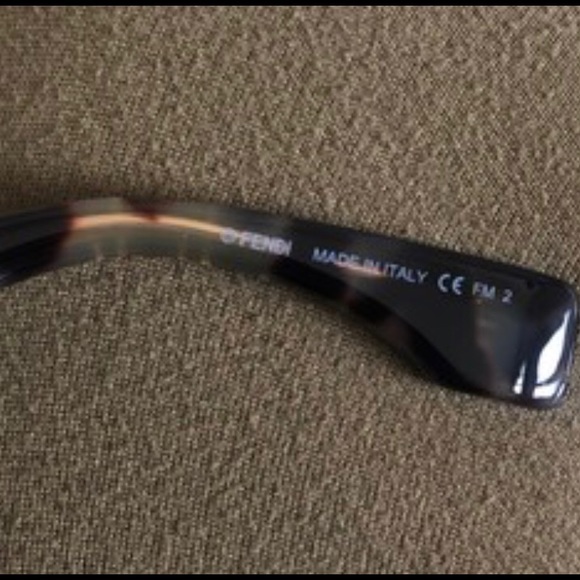 🔥NEW SHOW STOPPER FENDI SUNGLASSES 🔥 - Picture 11 of 12